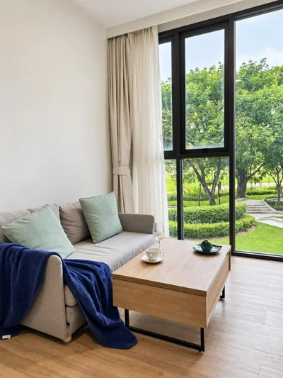 Superior appartement met één slaapkamer en balkon — Bangtao Rooftop Seaview Laguna Skypark Condominium